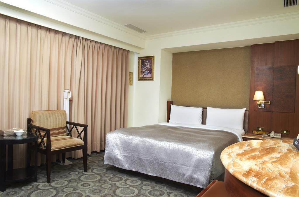 Jing Jing Holiday Hotel Каосюн Екстериор снимка