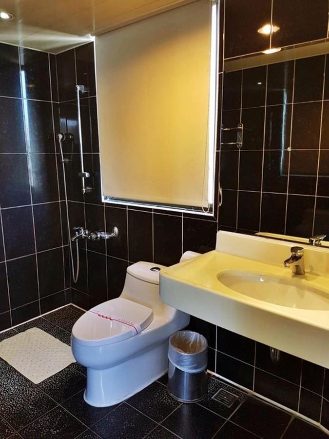 Jing Jing Holiday Hotel Каосюн Екстериор снимка